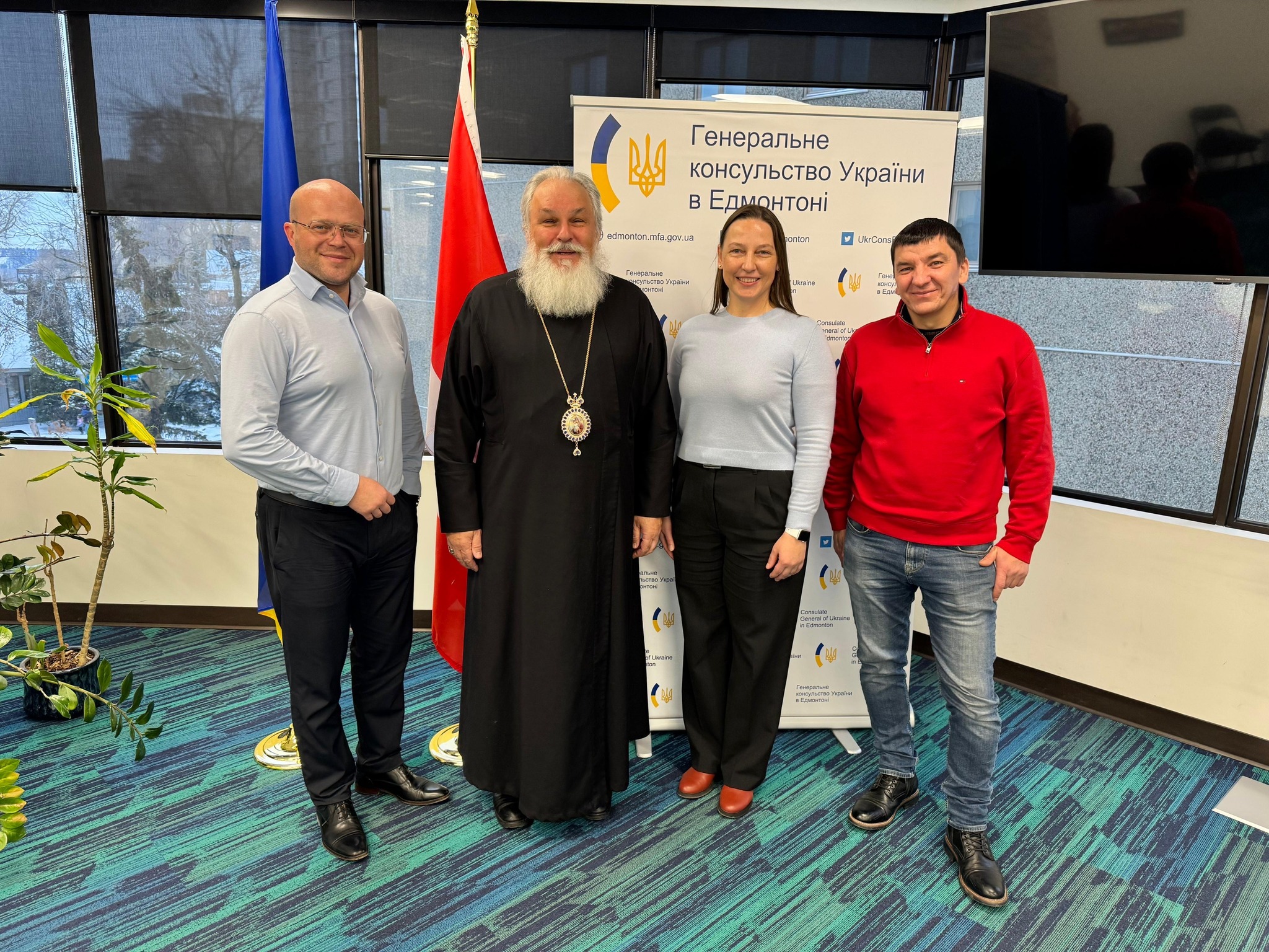 Посилення співпраці з духовними та громадськими осередками